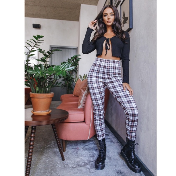 Rib Knit Tie Front Crop Top in Black - Picture 4 of 7